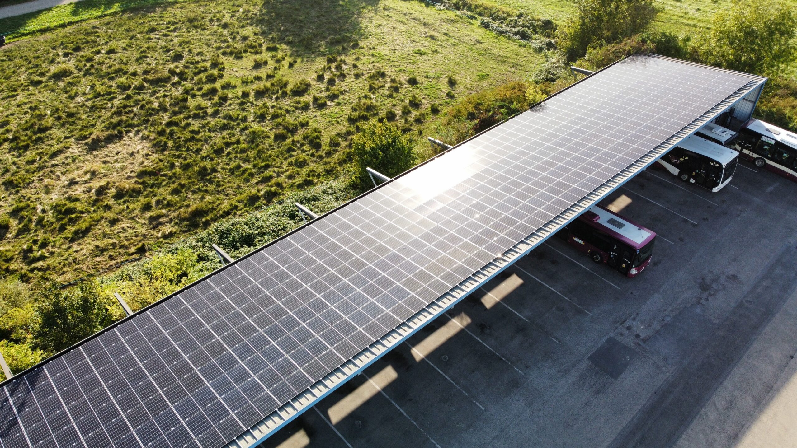 découvrez nos services d'installation de panneaux photovoltaïques dans le doubs. profitez d'une énergie renouvelable, d'économies sur vos factures d'électricité et d'une expertise locale pour un projet sur mesure. contactez-nous dès maintenant pour une étude gratuite !
