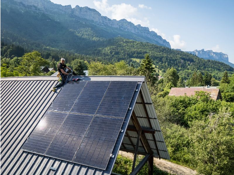 découvrez notre service d'installateur photovoltaïque en isère, spécialisé dans l'installation de panneaux solaires pour optimiser votre production d'énergie et réduire votre facture d'électricité. profitez de solutions sur mesure, d'un accompagnement professionnel et des dernières technologies écologiques.