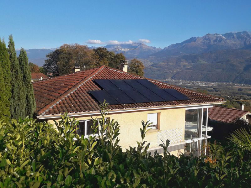 découvrez nos services d'installation de panneaux photovoltaïques en isère. profitez d'une énergie renouvelable et réduisez votre facture d'électricité grâce à nos solutions sur mesure. contactez nos experts pour un devis gratuit et commencez à produire votre propre électricité dès aujourd'hui.