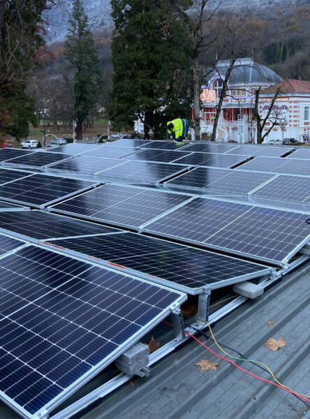 découvrez nos services d'installateur photovoltaïque à grenoble pour maximiser votre retour sur investissement. optez pour des solutions énergétiques durables et rentables, adaptées à vos besoins, tout en préservant l'environnement.