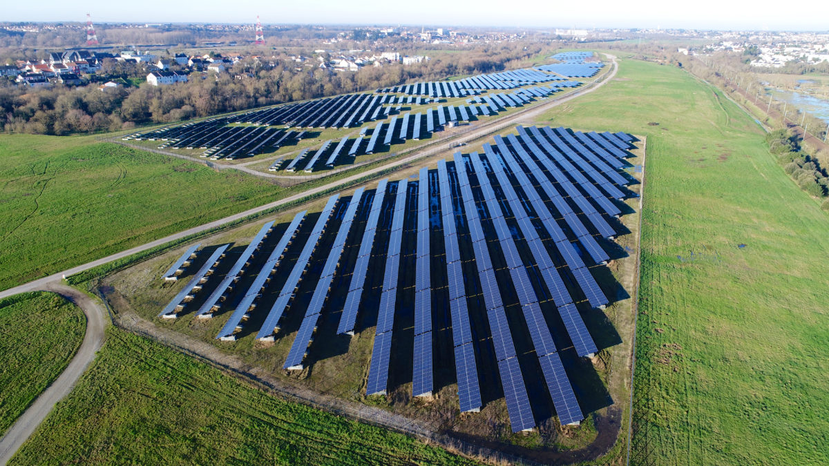 découvrez nos services d'installation de panneaux photovoltaïques à saint-herblain. profitez d'une énergie renouvelable et durable tout en réduisant vos factures d'électricité. nos experts vous accompagnent dans votre projet solaire, de l'étude à la mise en service.