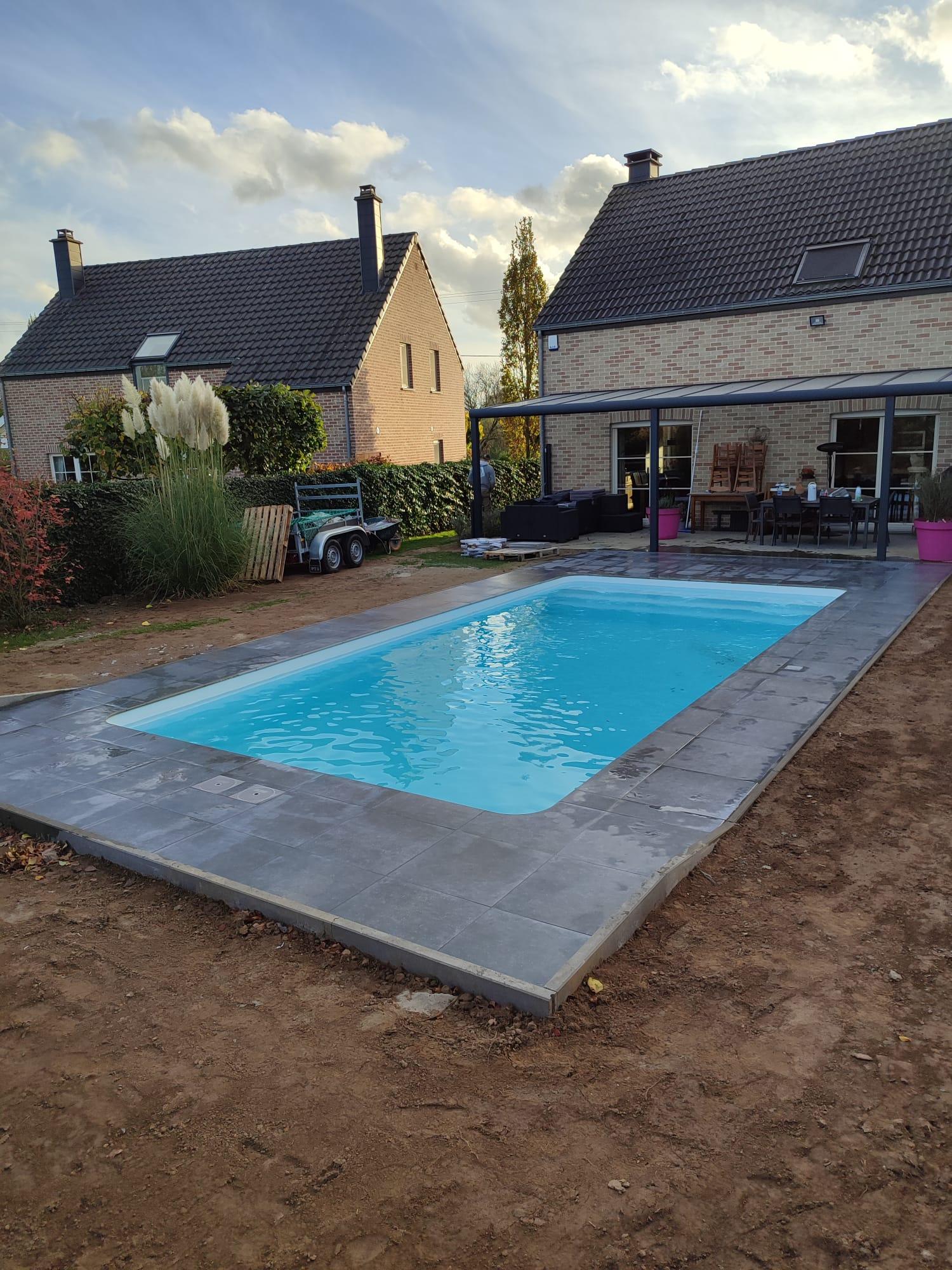 découvrez nos services d'installateur de piscine, spécialisés dans la conception et l'installation de piscines sur mesure. profitez d'une expérience de baignade inoubliable avec notre expertise et notre savoir-faire.