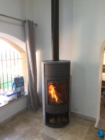découvrez notre service d'installateur de poêle à bois dans le var (83). profitez d'une installation professionnelle, rapide et conforme aux normes pour un chauffage écologique et économique. contactez-nous pour un devis personnalisé!