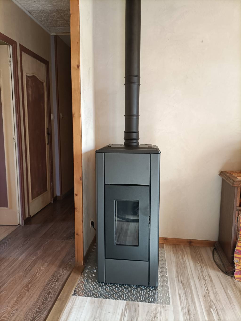 découvrez notre service d'installateur de poêles à bois certifié rge. profitez d'une installation professionnelle et conforme aux normes environnementales, tout en bénéficiant d'aides financières pour votre projet de chauffage écologique.