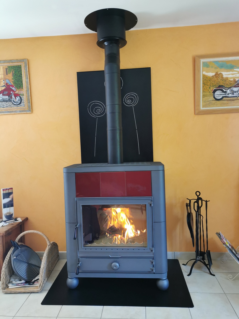 découvrez nos services d'installation de poêles à aurillac. nous garantissons une pose professionnelle et de qualité pour un chauffage optimal et une ambiance chaleureuse. contactez-nous pour un devis personnalisé!