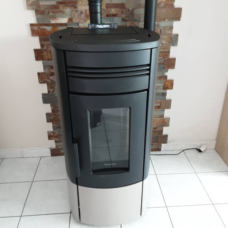 découvrez nos services d'installation de poêles à bois dans le département des alpes-de-haute-provence (04). faites appel à des experts pour bénéficier d'une chaleur agréable et d'une ambiance chaleureuse dans votre maison.