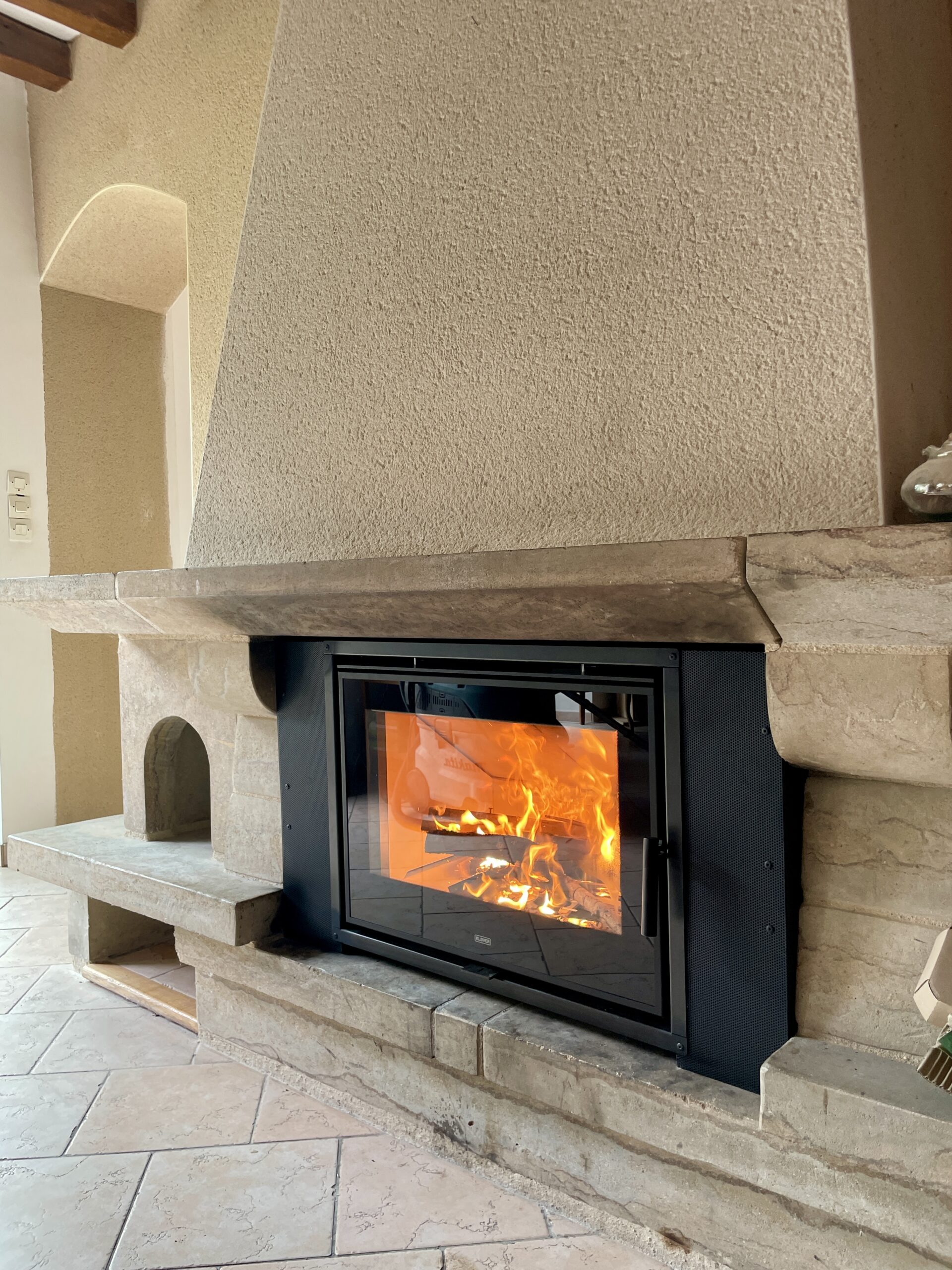 découvrez nos services d'installation de poêles à bois dans les alpes-maritimes (06). bénéficiez d'une expertise professionnelle pour un chauffage écologique, économique et chaleureux. contactez-nous pour un devis personnalisé et transformez votre intérieur.