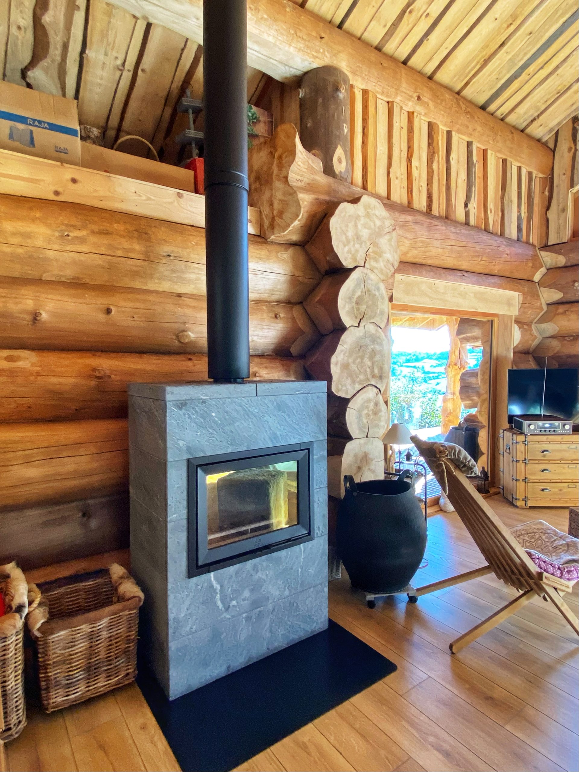 découvrez notre service d'installation de poêles à bois dans le département 37. profitez d'une chaleur confortable et d'économies d'énergie grâce à nos experts qualifiés qui vous garantissent un travail soigné et adapté à vos besoins.