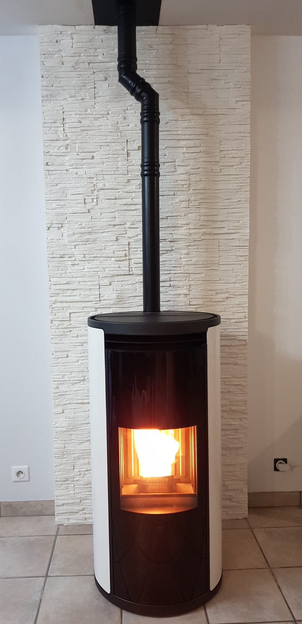 découvrez nos services d'installateur de poêles à bois en seine-et-marne (77). profitez d'une installation professionnelle, sécurisée et adaptée à vos besoins pour un chauffage efficace et écologique.