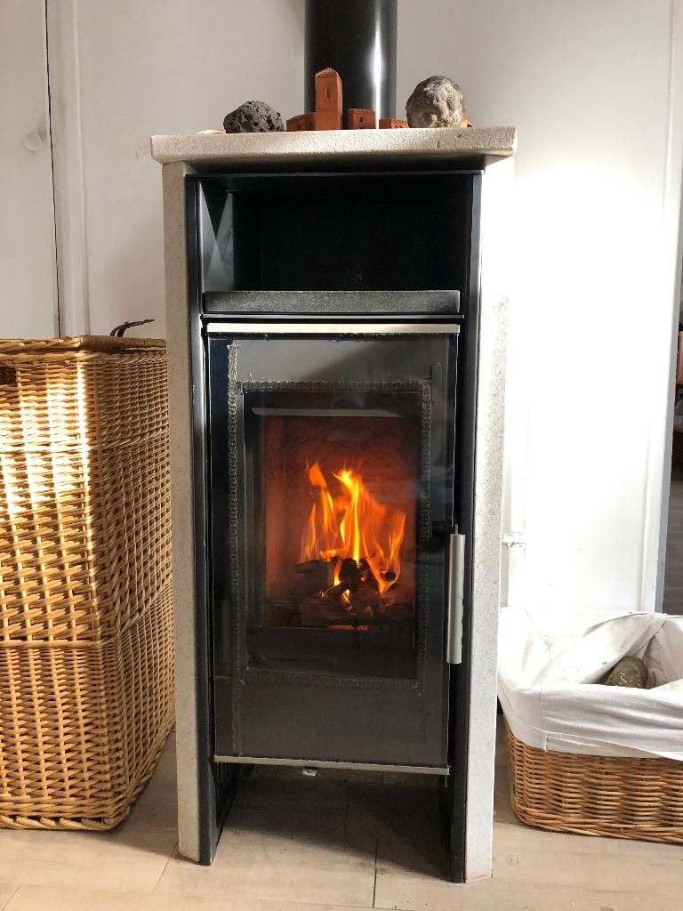 découvrez un installateur de poêle à bois à chelles, expert en chauffage écologique. profitez d'une installation professionnelle, d'un service de qualité et de conseils personnalisés pour chauffer votre foyer de manière efficace et durable.