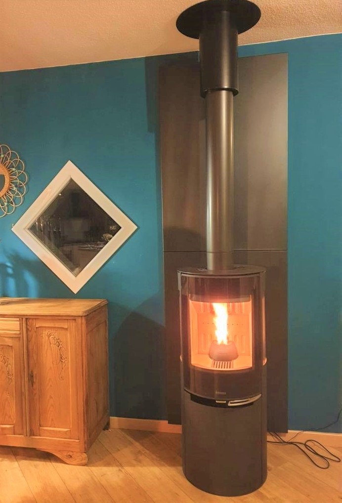 découvrez nos services d'installation de poêles à bois en dordogne. profitez d'un chauffage performant et écologique, réalisé par des experts qualifiés. contactez-nous pour un devis personnalisé et transformez votre intérieur avec un poêle à bois design et chaleureux.