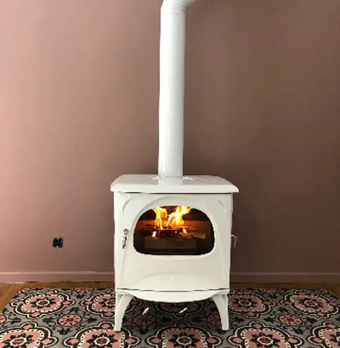 découvrez nos services d'installation de poêles à bois à toulouse. profitez d'un chauffage écologique et économique avec des experts qualifiés pour un conseil personnalisé et un travail soigné.