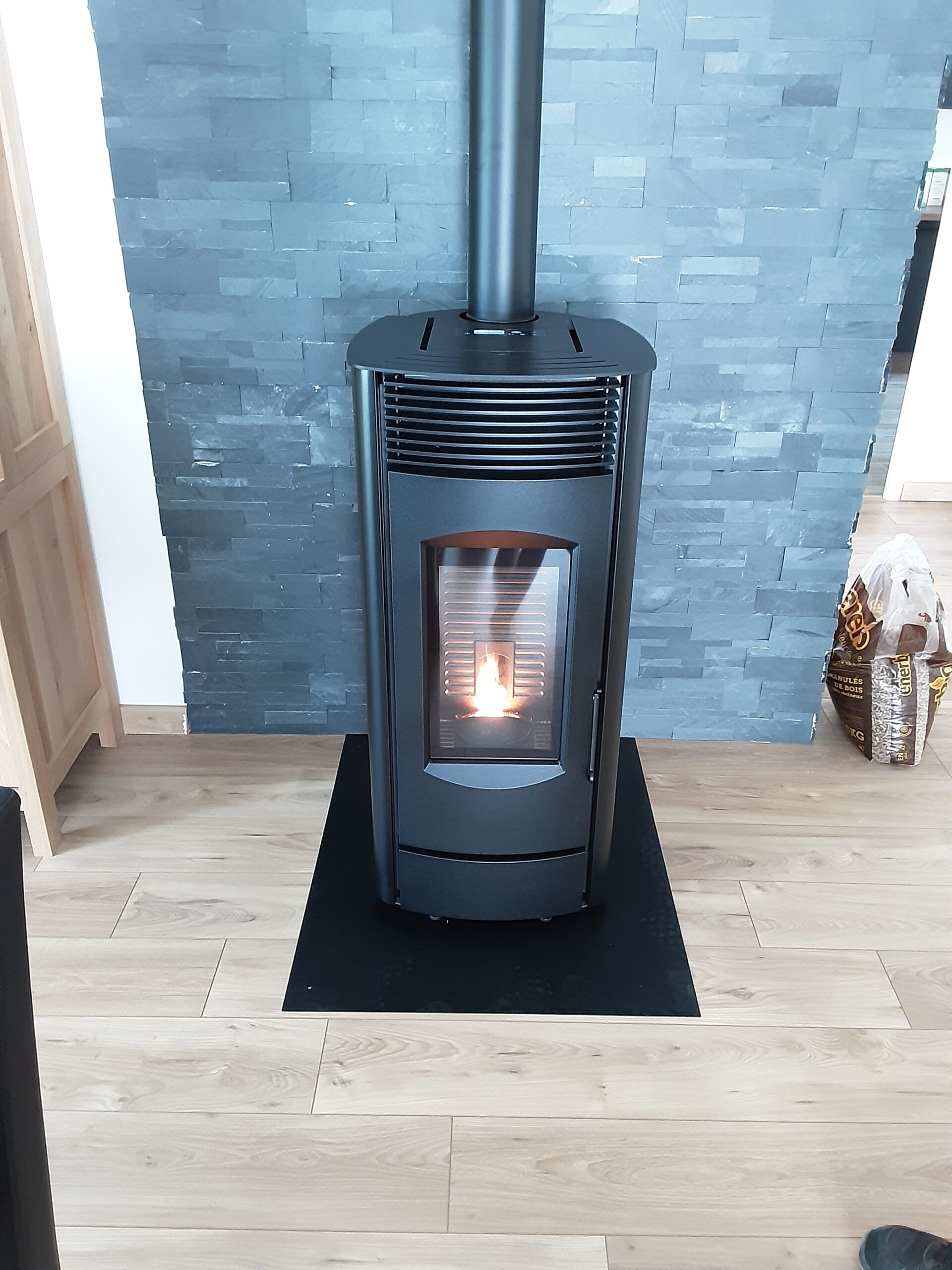 découvrez nos services d'installation de poêles à granulés, garantissant confort et efficacité énergétique pour votre foyer. profitez d'une solution de chauffage écologique et économique avec des professionnels expérimentés.