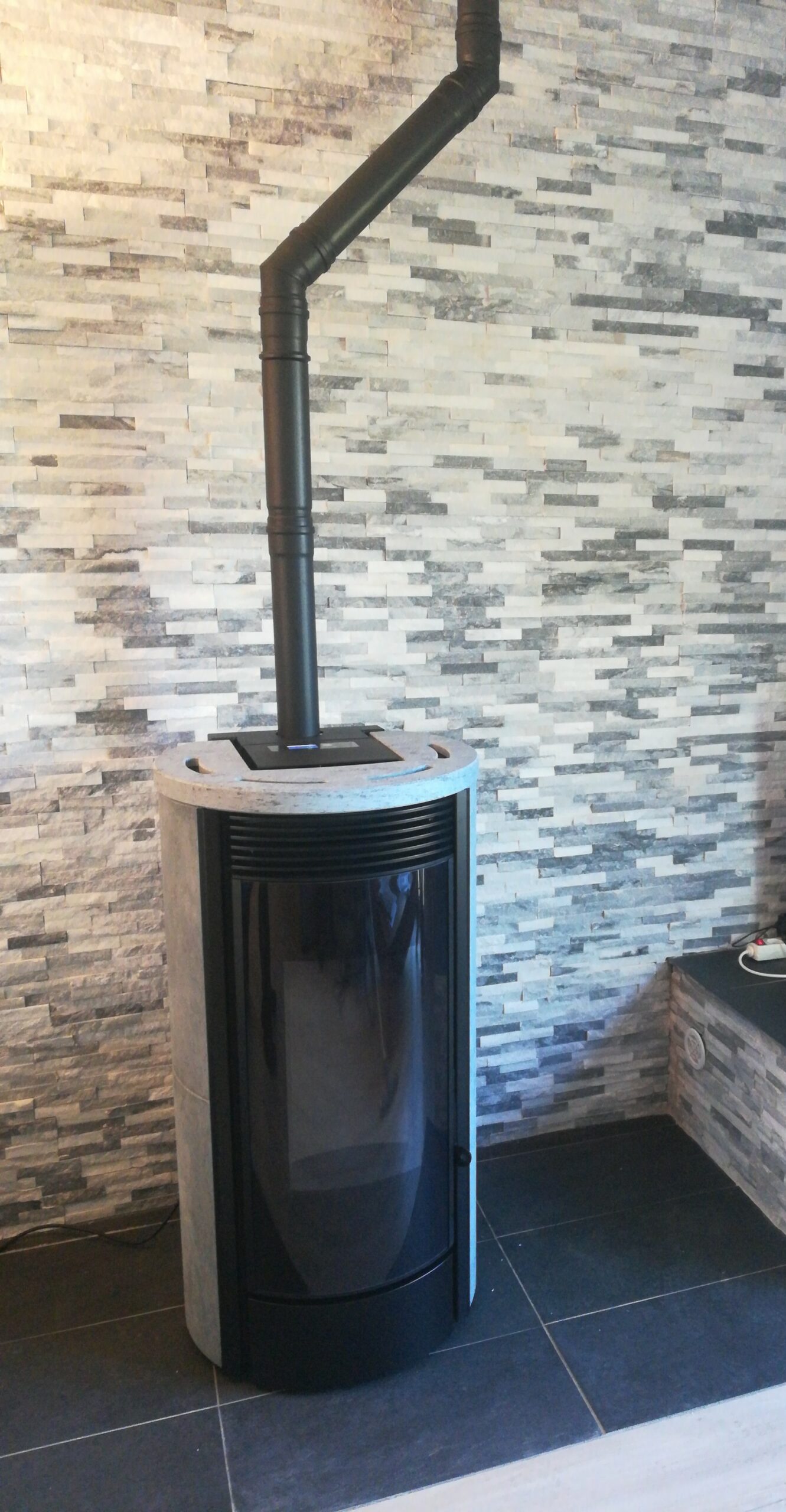 découvrez notre service d'installation de poêles à granulés à thouars. profitez d'une chaleur économique et écologique, tout en bénéficiant d'une expertise professionnelle pour une installation sécurisée et efficace.