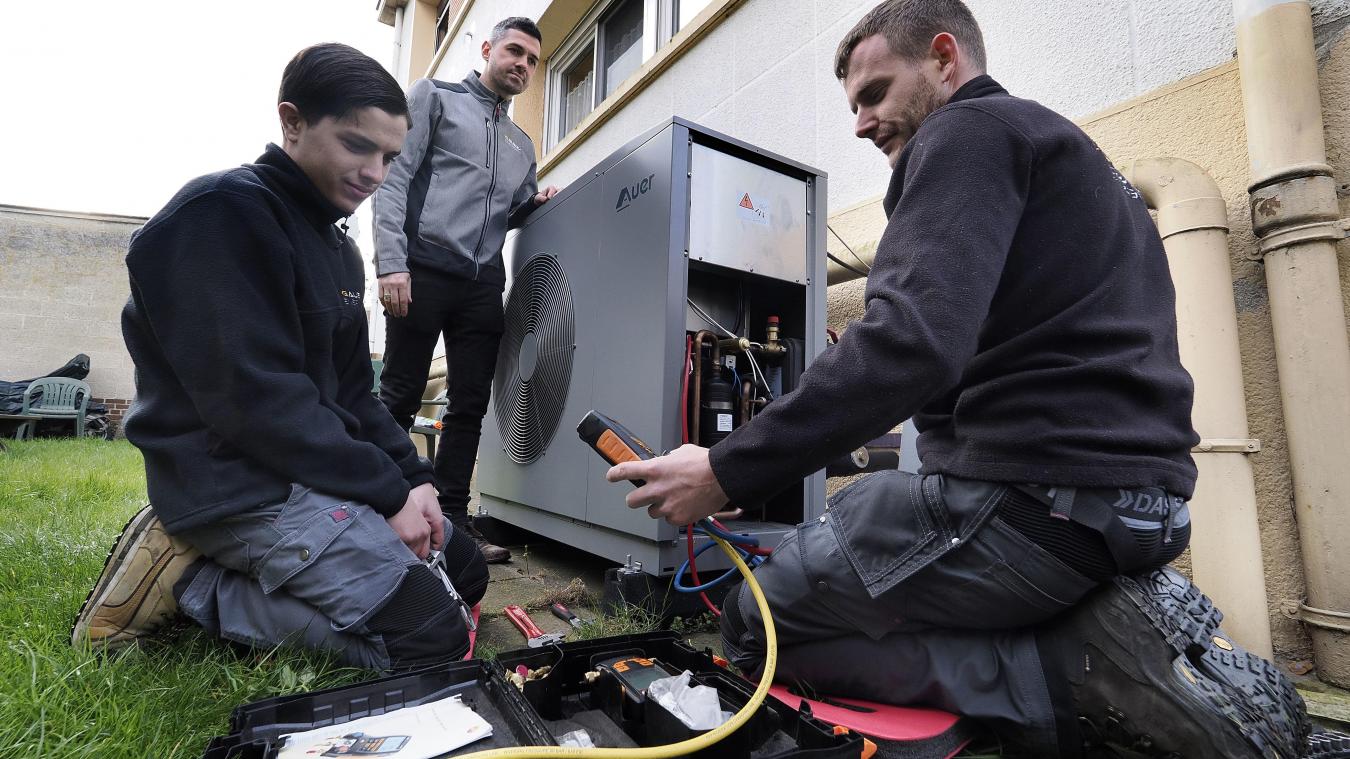 obtenez les services d'un installateur de pompe à chaleur (pac) qualifié à calais. profitez d'une installation professionnelle pour améliorer le confort de votre maison tout en réduisant vos factures d'énergie. contactez-nous dès aujourd'hui pour un devis personnalisé.