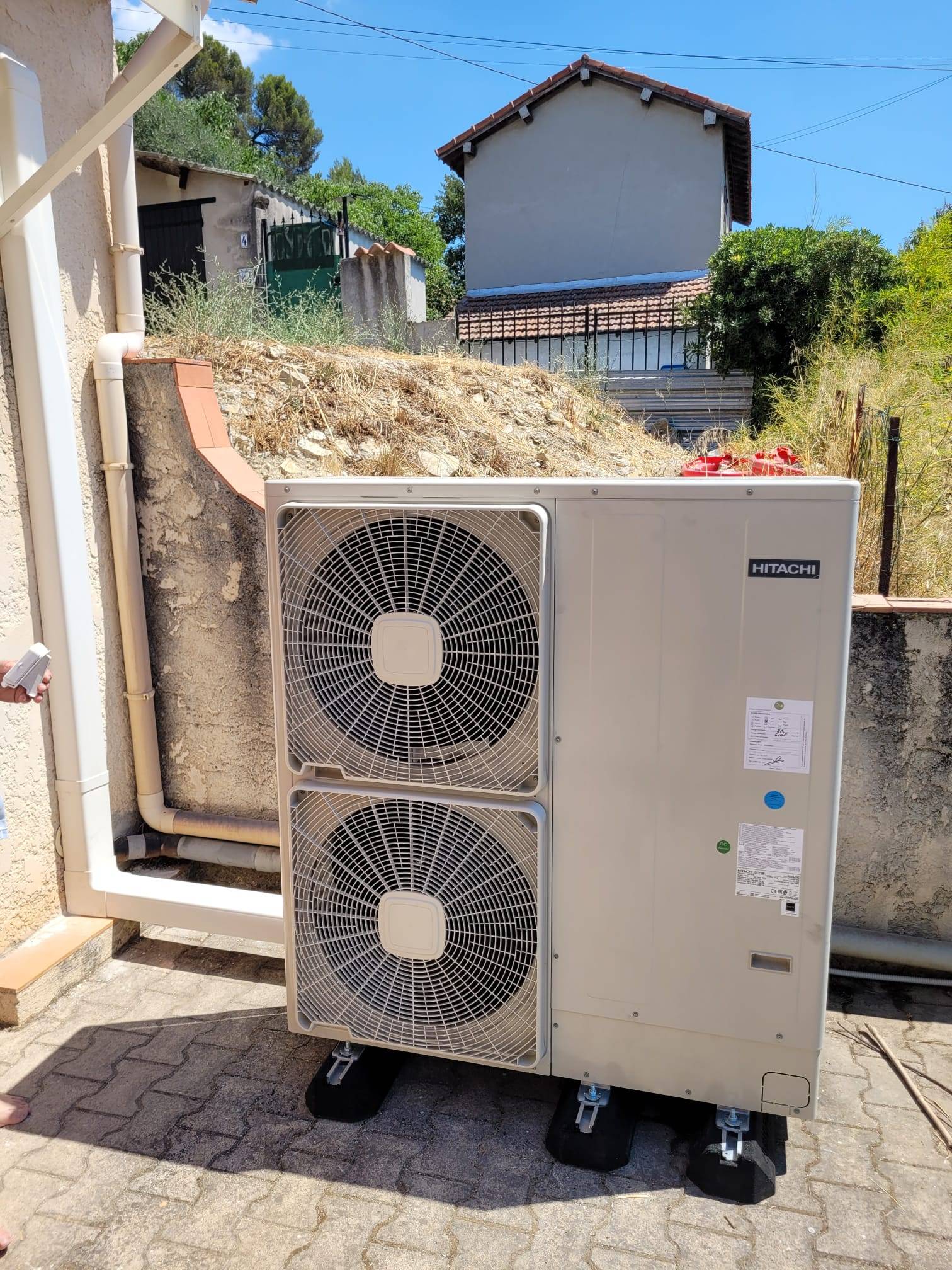 découvrez nos services d'installation de pompes à chaleur en gironde (33). profitez d'un confort optimal et d'économies d'énergie grâce à des solutions adaptées à vos besoins. contactez nos experts pour un devis personnalisé !