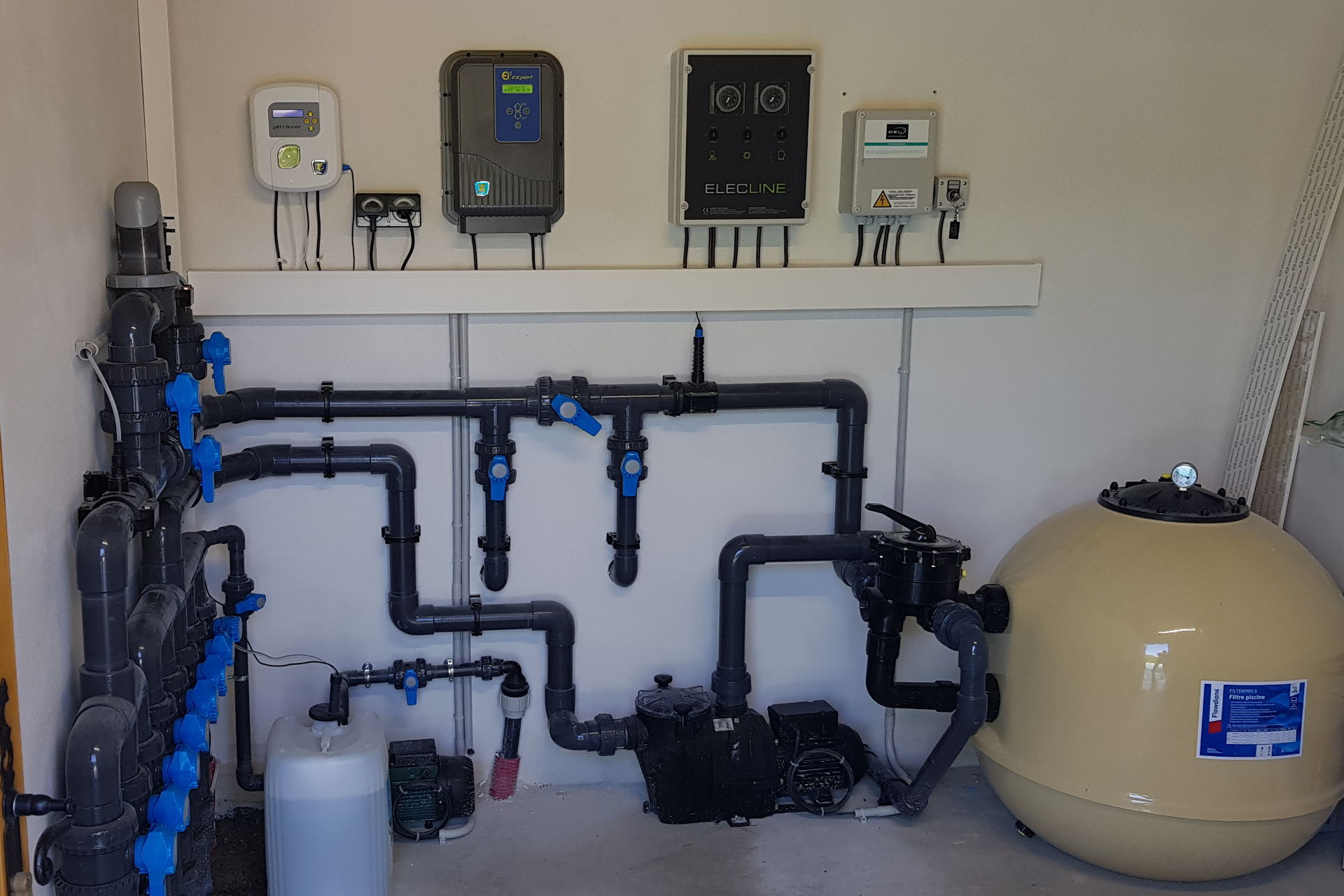 découvrez nos services d'installation de pompes de piscine pour garantir un fonctionnement optimal et une eau cristalline. faites confiance à nos experts pour un travail rapide et soigné.