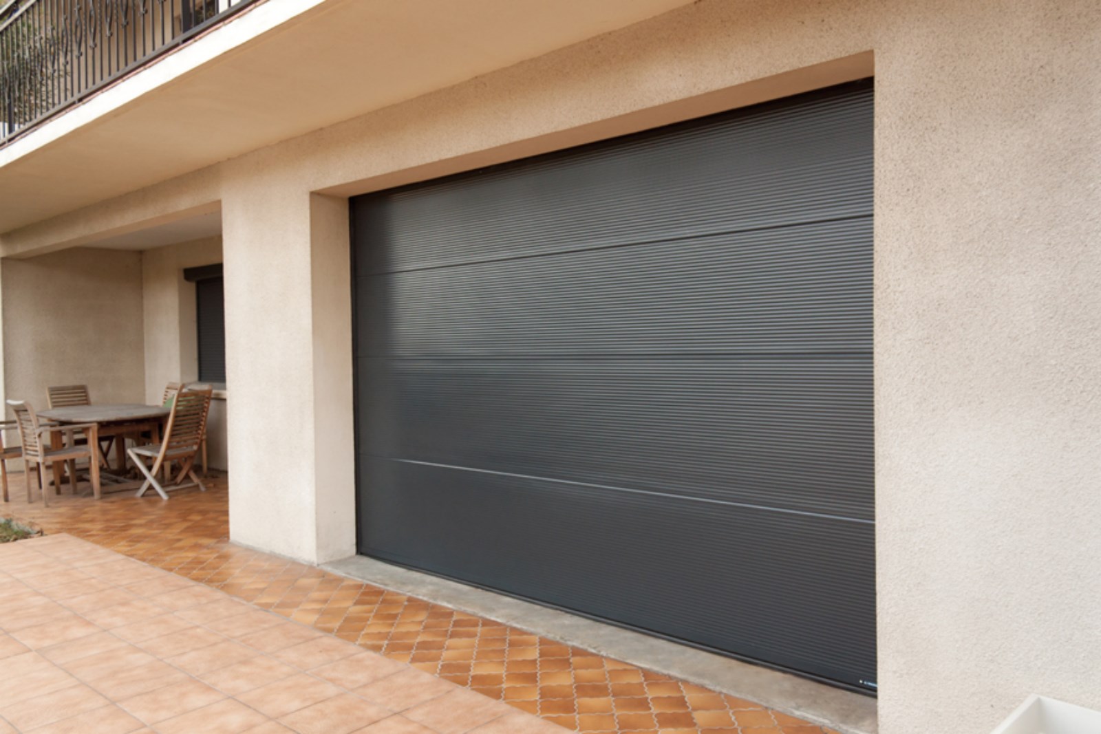 découvrez nos services d'installation de porte de garage sur mesure. faites confiance à nos experts pour une pose rapide et professionnelle, garantissant sécurité et esthétisme pour votre espace. contactez-nous dès maintenant pour un devis personnalisé.