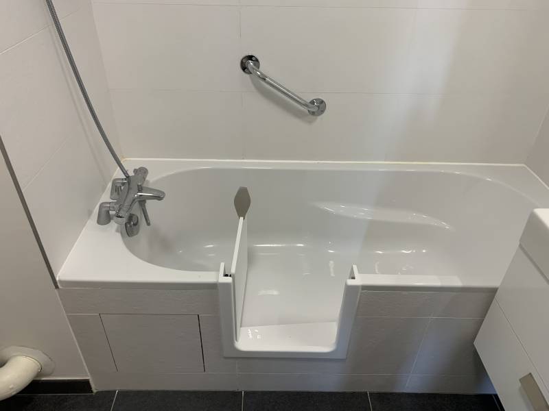 découvrez notre service d'installateur de salle de bain dans la sarthe (72). nous vous accompagnons de la conception à la réalisation pour transformer votre espace en un lieu fonctionnel et esthétique. profitez de notre expertise pour un aménagement sur mesure, respectant vos besoins et votre budget.