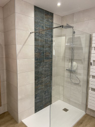 découvrez notre service d'installateur de salle de bain à lille, spécialisé dans la création d'espaces modernes et fonctionnels. profitez d'un accompagnement personnalisé et d'une expertise de qualité pour transformer votre salle de bain en un espace de bien-être sur mesure.