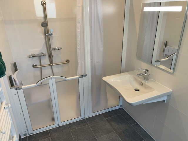 transformez votre espace avec notre service d'installateur de salle de bain dans le nord. profitez d'une expertise locale pour des installations sur mesure, alliant esthétique et fonctionnalité. contactez-nous pour réaliser la salle de bain de vos rêves !