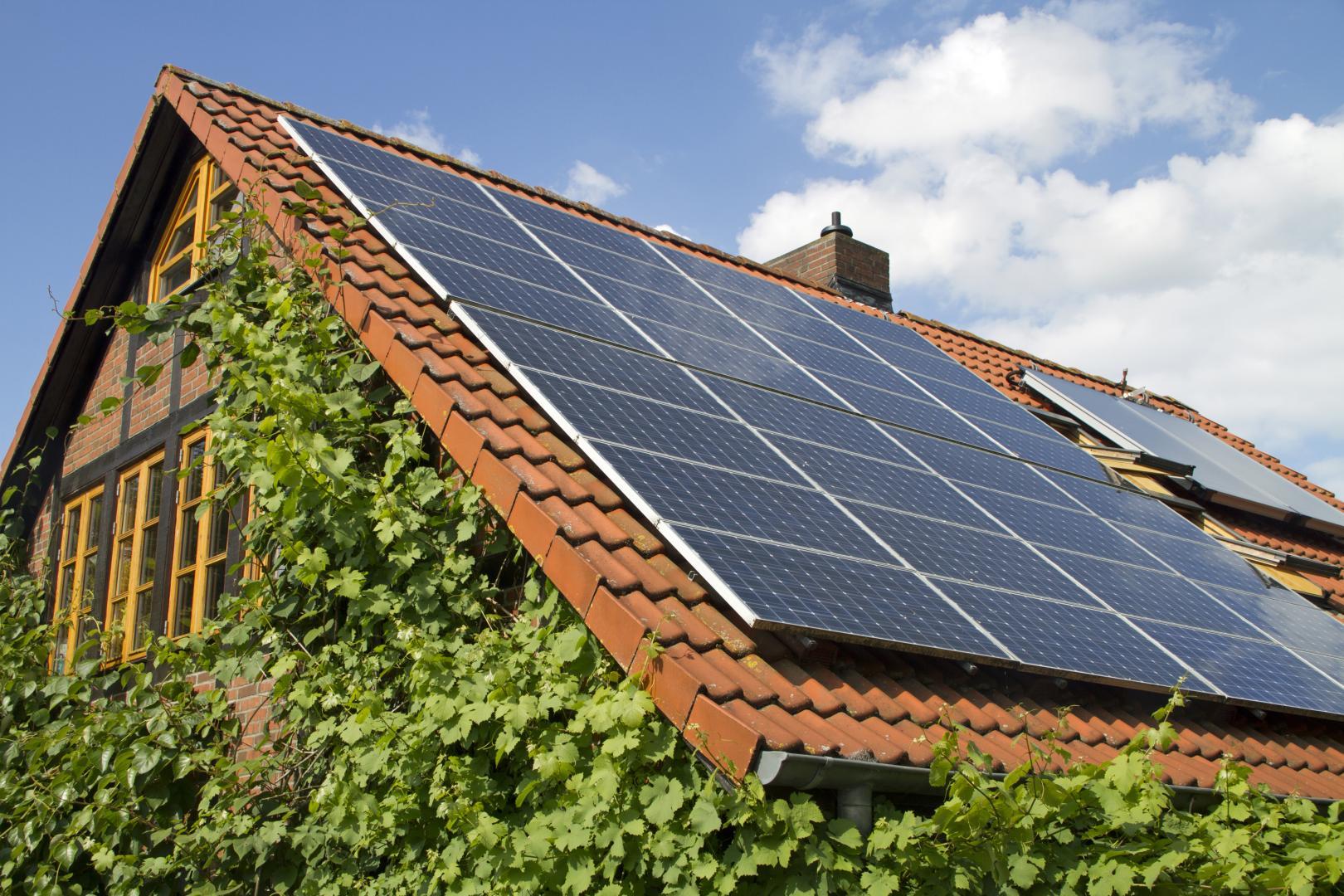 découvrez les meilleurs installateurs solaires en normandie pour transformer votre toit en source d'énergie renouvelable. profitez d'une expertise locale, d'installations sur mesure et d'économies d'énergie considérables. faites le choix de l'écologie et de l'économie avec nos professionnels certifiés.