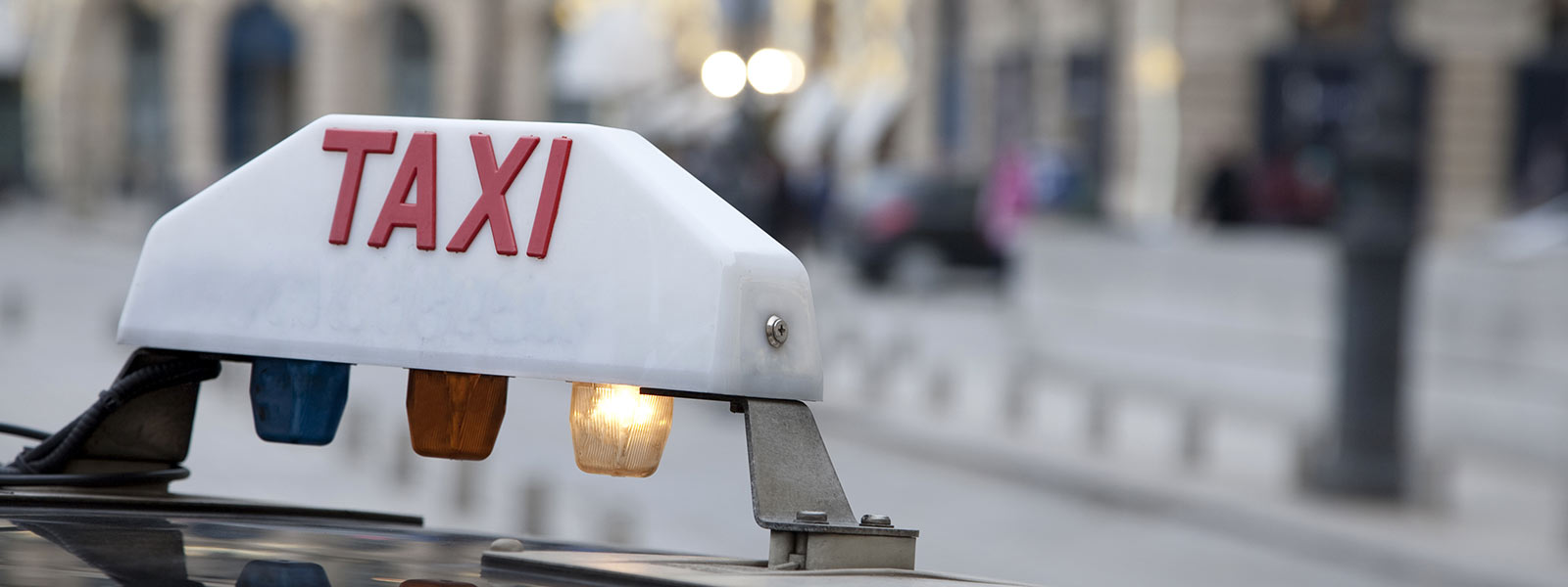 découvrez nos services d'installation pour taxis, offrant des solutions sur mesure pour équiper votre véhicule. profitez de notre expertise pour optimiser votre confort et votre sécurité sur la route.