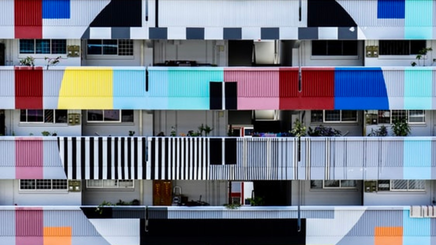 découvrez nos services d'installateur tv professionnels pour un montage rapide et soigné de votre télévision. bénéficiez d'une installation adaptée à vos besoins, avec des conseils d'experts pour un rendu optimal dans votre espace de vie.