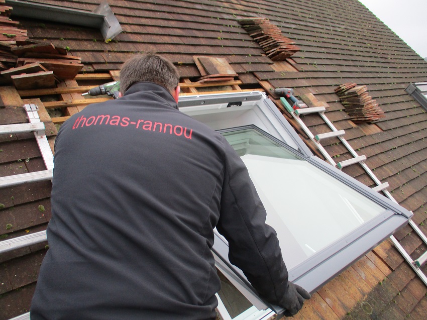 découvrez nos services d'installation de fenêtres de toit velux dans le département des yvelines (78). profitez de l'expertise de nos installateurs qualifiés pour améliorer la luminosité de votre intérieur tout en bénéficiant d'une isolation thermique optimale. contactez-nous pour un devis gratuit et personnalisé.