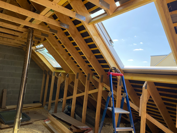découvrez les services d'un installateur velux professionnel pour apporter lumière et ventilation à votre intérieur. nos experts garantissent une installation rapide et efficace de vos fenêtres de toit velux, assurant qualité et esthétique. transformez votre espace de vie avec des solutions sur mesure adaptées à vos besoins.