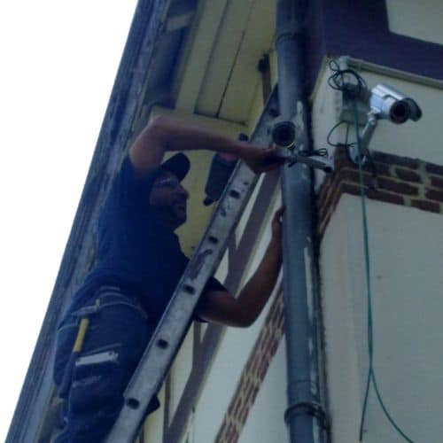 découvrez nos services d'installateur vidéo professionnels pour l'installation de systèmes de vidéosurveillance, de câblage et d'équipements audiovisuels. assurez votre sécurité et améliorez votre expérience multimédia avec nos experts.