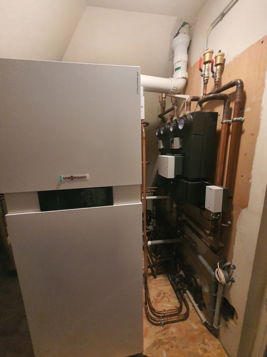 découvrez les services d'installateur viessmann pour une installation de chauffage optimale et efficace. bénéficiez de solutions sur mesure, d'une expertise reconnue et d'un accompagnement professionnel pour votre confort thermique.