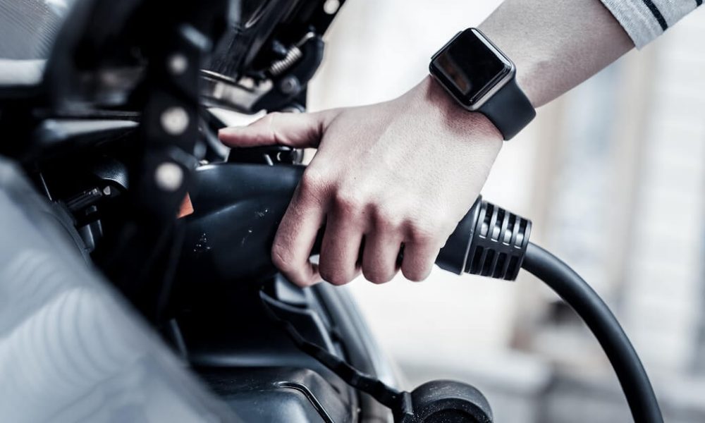 découvrez notre service d'installateur wallbox, spécialisé dans l'installation de bornes de recharge pour véhicules électriques. bénéficiez d'une expertise locale et d'une installation rapide et sécurisée, adaptée à vos besoins. optez pour une solution pratique et efficace pour recharger votre voiture chez vous.