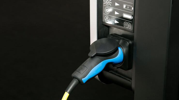 découvrez notre service d'installation de bornes de recharge wallbox pour véhicules électriques. profitez d'une installation professionnelle, rapide et conforme aux normes de sécurité, afin de recharger votre véhicule à domicile en toute simplicité.