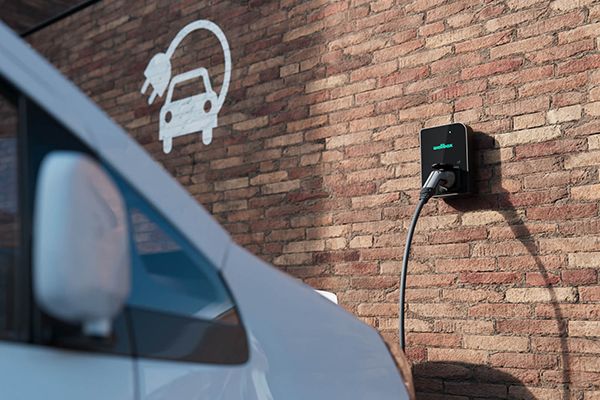 découvrez notre service d'installateur de wallbox à bordeaux, spécialisé dans l'installation de bornes de recharge pour véhicules électriques. profitez de solutions adaptées à vos besoins et bénéficiez de conseils experts pour un chargement optimal à domicile.