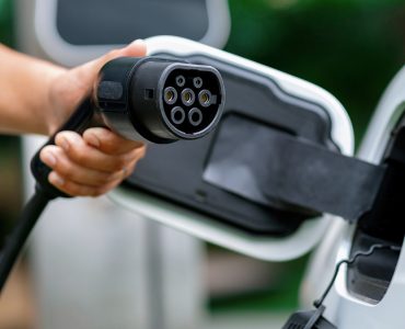 découvrez les services d'un installateur wallbox à bordeaux. optimisez la recharge de votre véhicule électrique grâce à notre expertise. installation rapide et professionnelle, adaptée à vos besoins spécifiques.