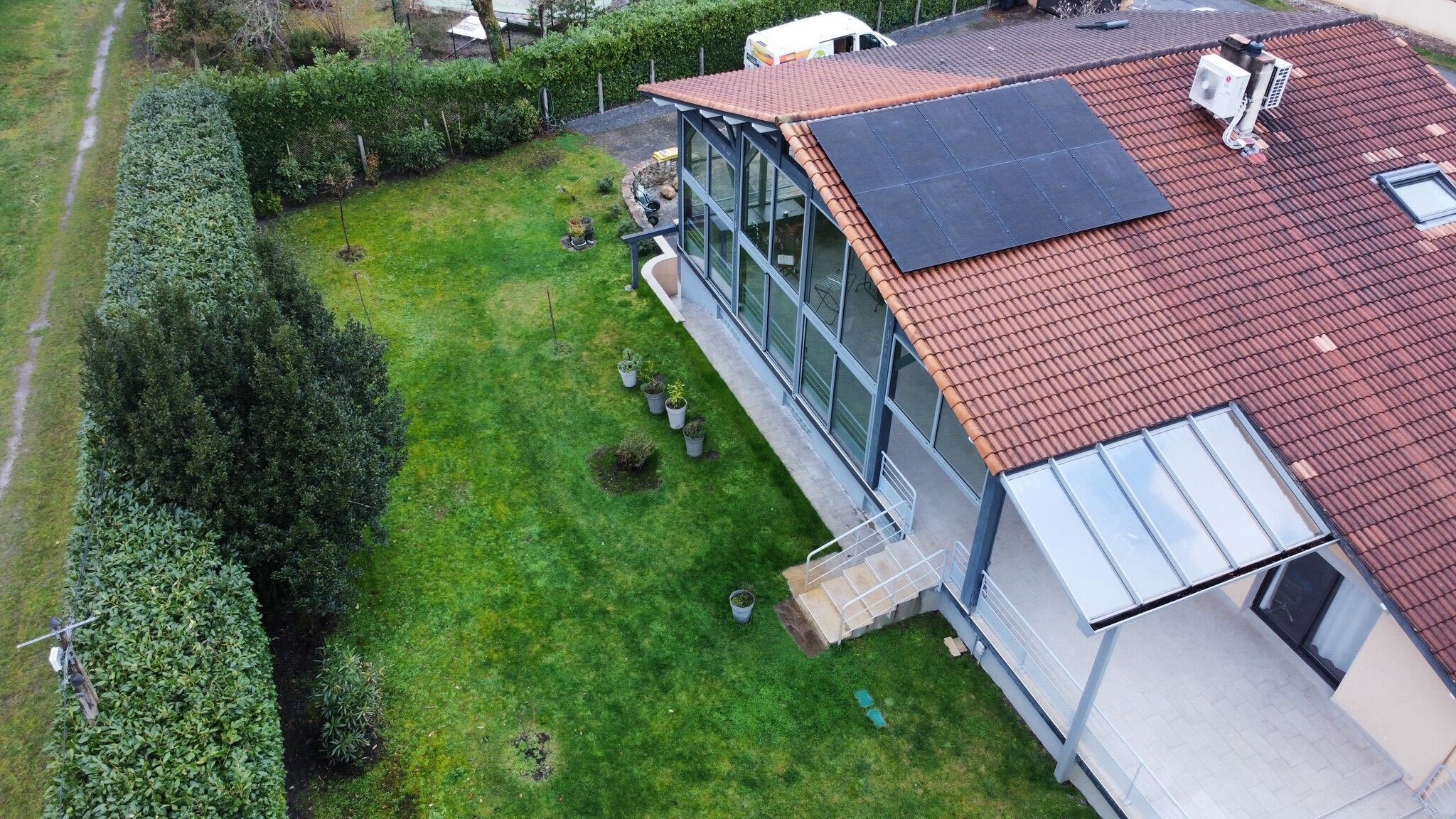 découvrez des installateurs photovoltaïques qualifiés en gironde pour optimiser votre consommation d'énergie et profiter des avantages du solaire. obtenez des devis gratuits et conseils personnalisés pour vos projets d'installation.