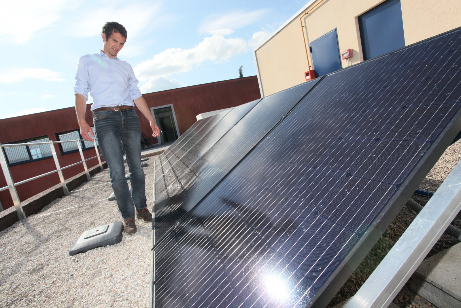 découvrez nos installateurs photovoltaïques dual sun dans la drôme, spécialisés dans l'optimisation de votre production d'énergie solaire. profitez d'une expertise locale pour des solutions durables et performantes.