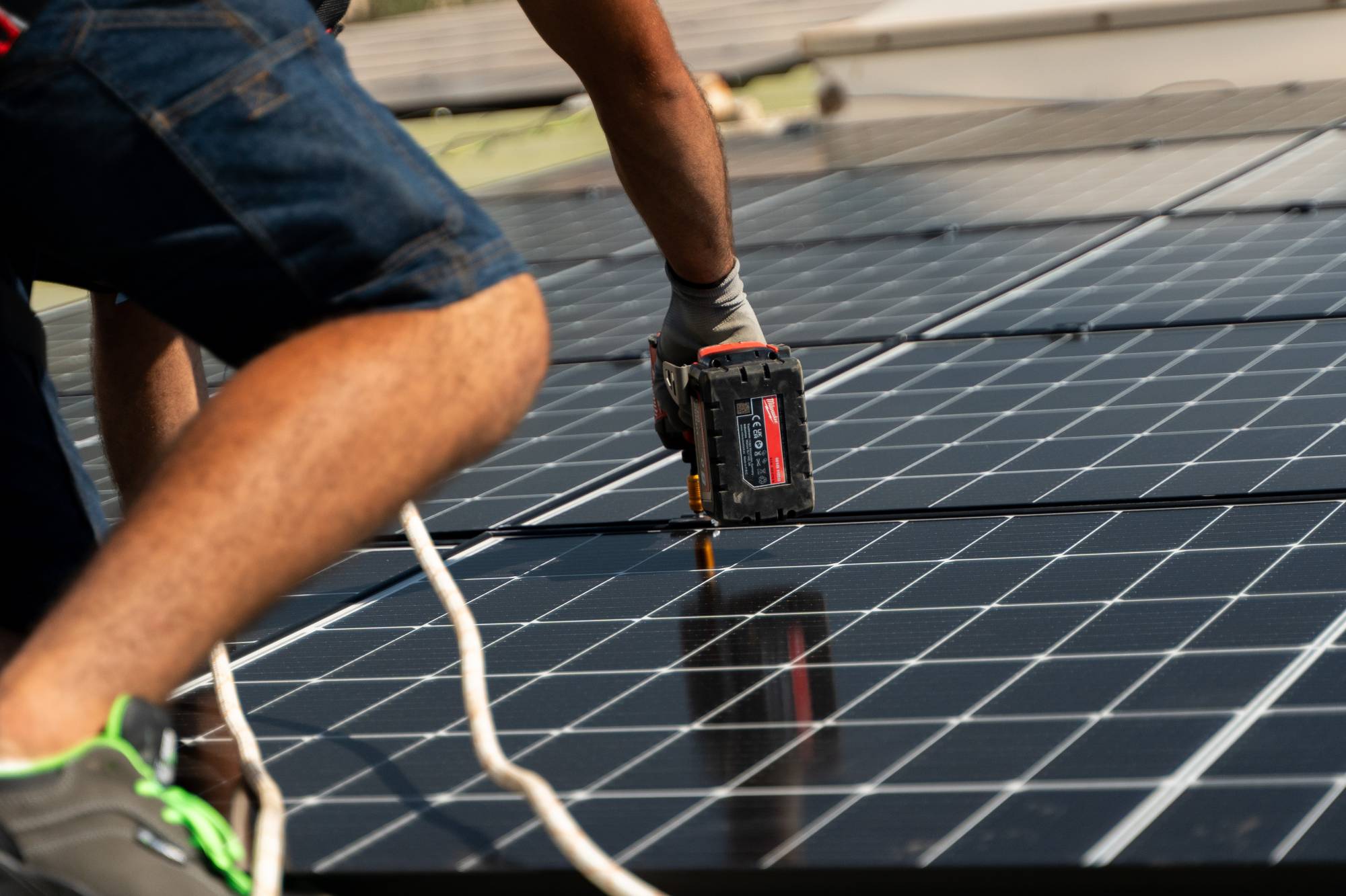 découvrez des installateurs photovoltaïques certifiés rge en paca, spécialisés dans l'installation de panneaux solaires. profitez d'une énergie renouvelable efficace et d'aides financières grâce à notre réseau d'experts locaux.