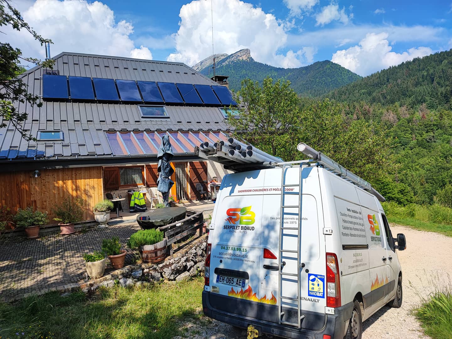 découvrez les meilleurs installateurs photovoltaïques en rhône-alpes pour optimiser votre consommation énergétique. profitez d'une transition vers l'énergie solaire avec des experts locaux, un accompagnement personnalisé et des solutions adaptées à vos besoins.
