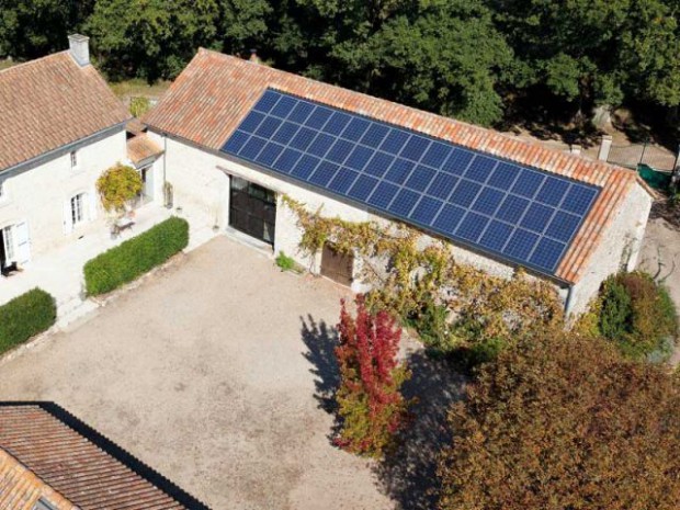 découvrez l'installation photovoltaïque idéale pour optimiser votre consommation d'énergie, réduire votre empreinte carbone et réaliser des économies sur vos factures. profitez des avantages d'une énergie renouvelable performante et durable, adaptée à vos besoins spécifiques.