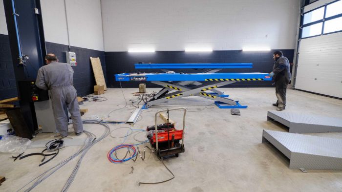 découvrez notre service d'installation de ponts élévateurs, garantissant sécurité et efficacité pour votre atelier. que vous soyez professionnel ou particulier, confiez-nous l'installation de votre équipement pour un entretien automobile simplifié et rapide.