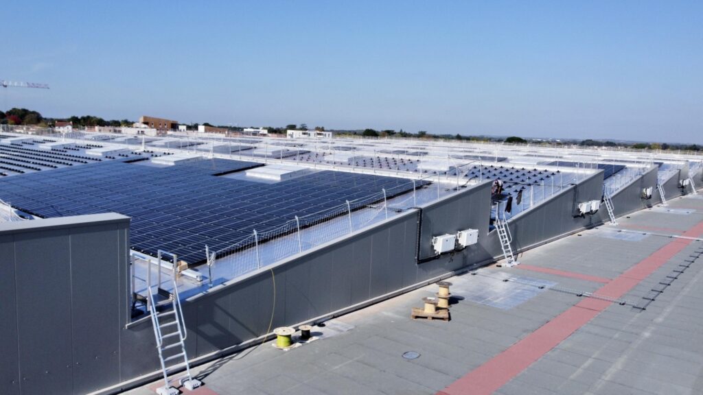 découvrez comment installer des panneaux solaires en loire-atlantique pour réduire votre facture d'énergie et contribuer à un avenir durable. profitez des conseils d'experts, des aides financières disponibles et des étapes pour profiter de l'énergie solaire chez vous.