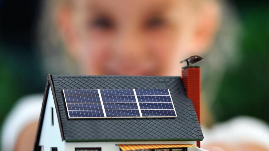 découvrez comment investir dans des panneaux solaires pour réduire vos factures d'énergie et contribuer à un avenir durable. profitez des aides et subventions disponibles tout en augmentant la valeur de votre propriété.