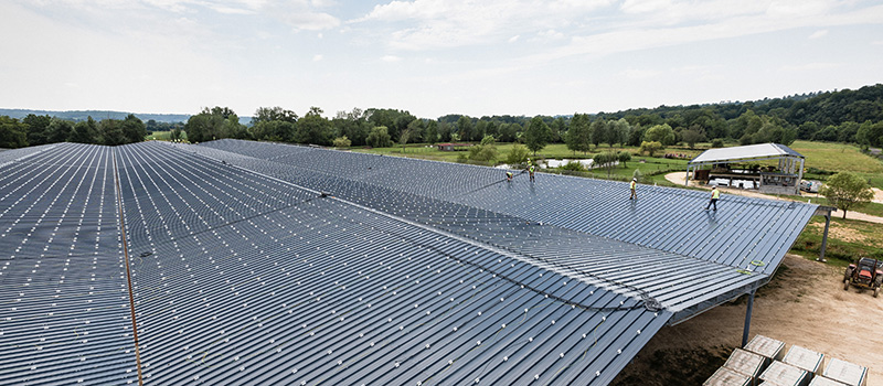 découvrez les avantages de l'investissement photovoltaïque : une solution durable et rentable pour produire votre propre énergie, réduire vos factures d'électricité et contribuer à la transition écologique.