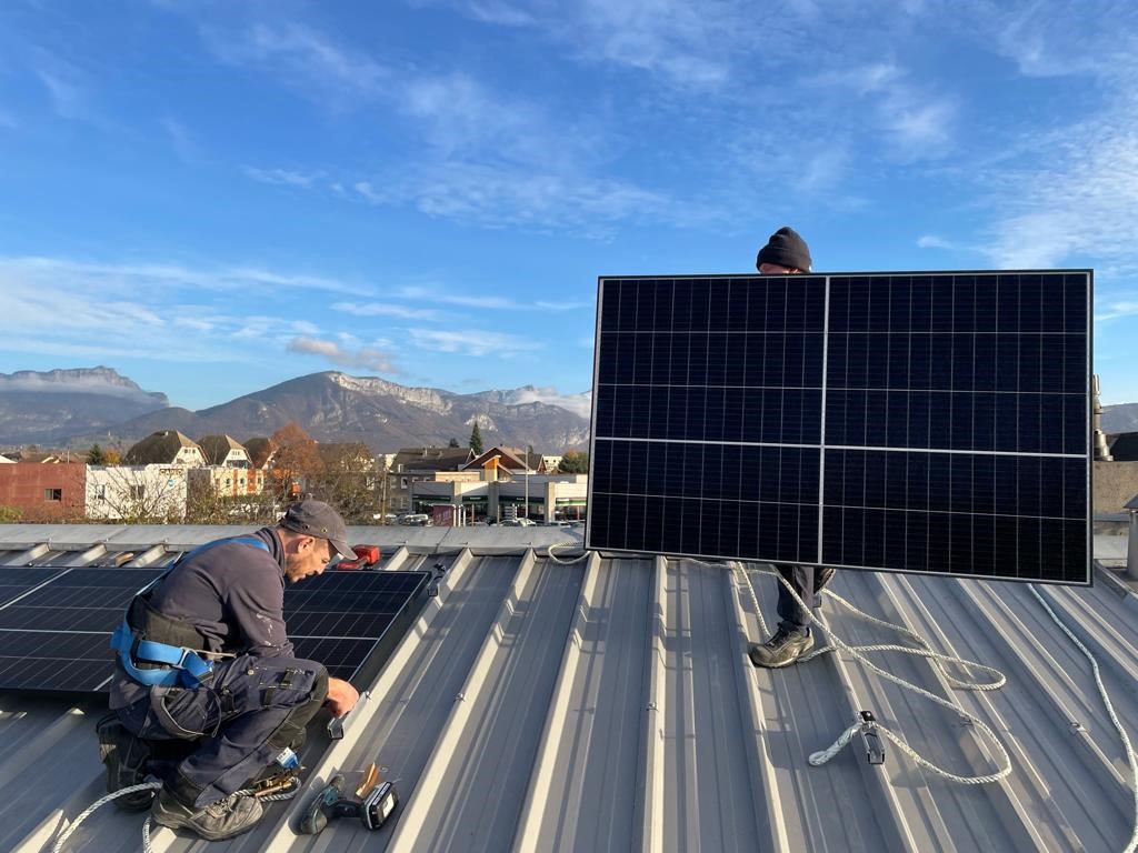 découvrez les opportunités d'investissement photovoltaïque en haute-savoie. profitez d'un élan vers une énergie renouvelable, économisez sur vos factures d'électricité et contribuez à la transition énergétique tout en valorisant votre patrimoine.