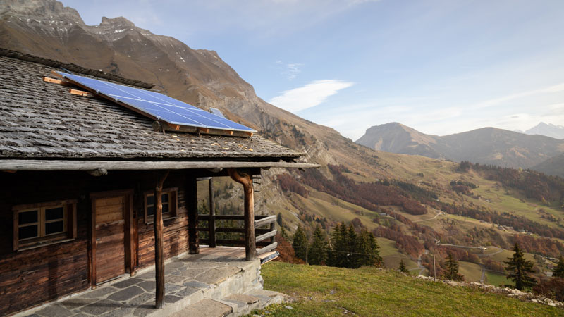 découvrez notre kit solaire pour chalet, une solution écologique et économique pour alimenter votre refuge. profitez de la nature tout en réduisant votre empreinte carbone grâce à notre système d'énergie renouvelable, facile à installer et adapté à vos besoins.