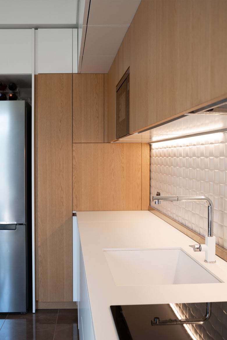 découvrez notre collection de cuisines modernes et fonctionnelles, alliant design contemporain et praticité. transformez votre espace culinaire avec des matériaux de qualité et des solutions de rangement innovantes, adaptées à votre style de vie.