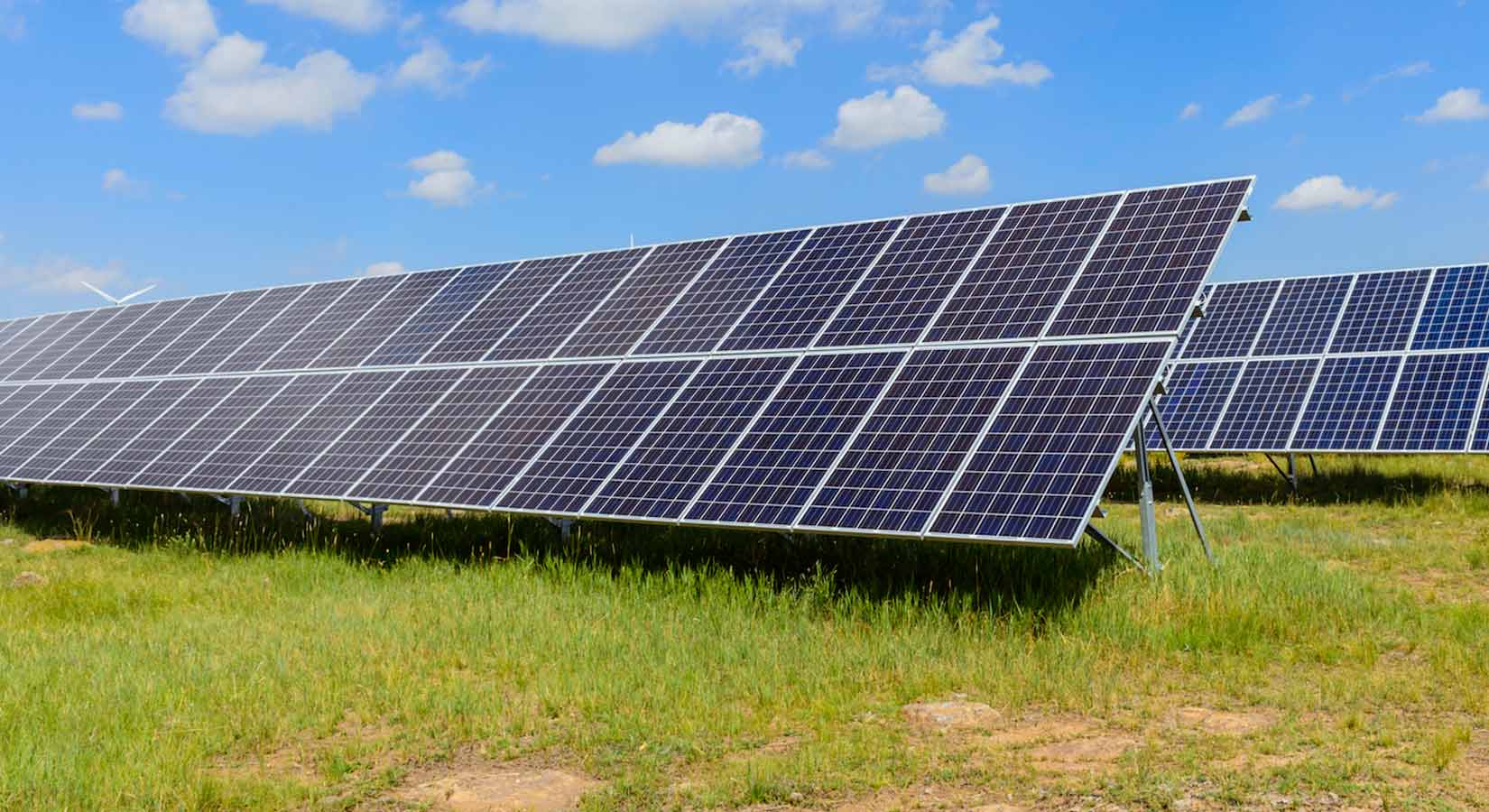 découvrez les avantages de l'énergie solaire, une source d'énergie renouvelable et durable qui contribue à la protection de l'environnement tout en réduisant vos factures d'électricité. apprenez comment investir dans des solutions solaires pour un avenir plus vert et éco-responsable.