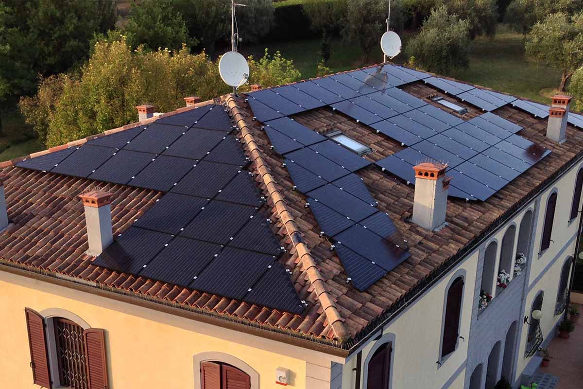 découvrez les avantages des panneaux solaires pour une énergie renouvelable et durable. transformez l'énergie du soleil en électricité, réduisez vos factures d'énergie et participez à la protection de l'environnement grâce à des solutions photovoltaïques adaptées à vos besoins.